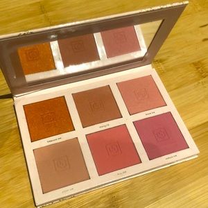 Jouer L/E Blushing Bouquet Palette